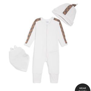 Burberry unisex Claude minicheck footie set - size 6 months. Retail $300